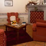 Palazzo Dragoni Otel