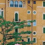 Palazzo Dragoni Otel
