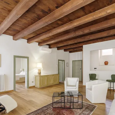Palazzo Dragoni Hotel 3*