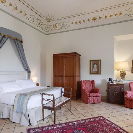 Palazzo Dragoni Hotel 3*