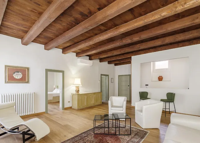 Palazzo Dragoni 호텔 3*