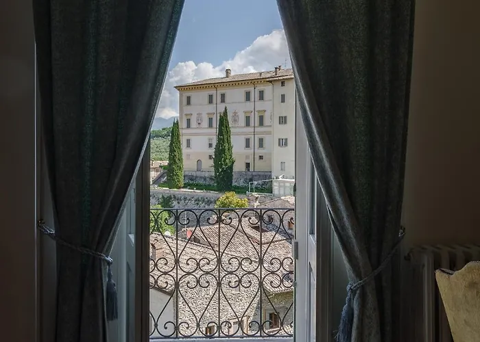 Palazzo Dragoni ホテル スポレート