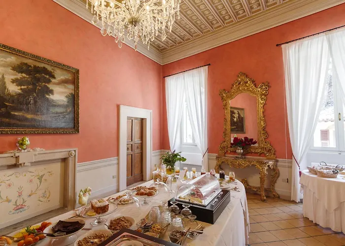 Palazzo Dragoni 3* 스폴레토