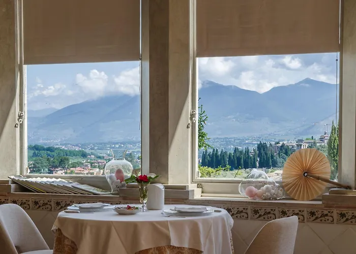 Palazzo Dragoni 호텔 3*