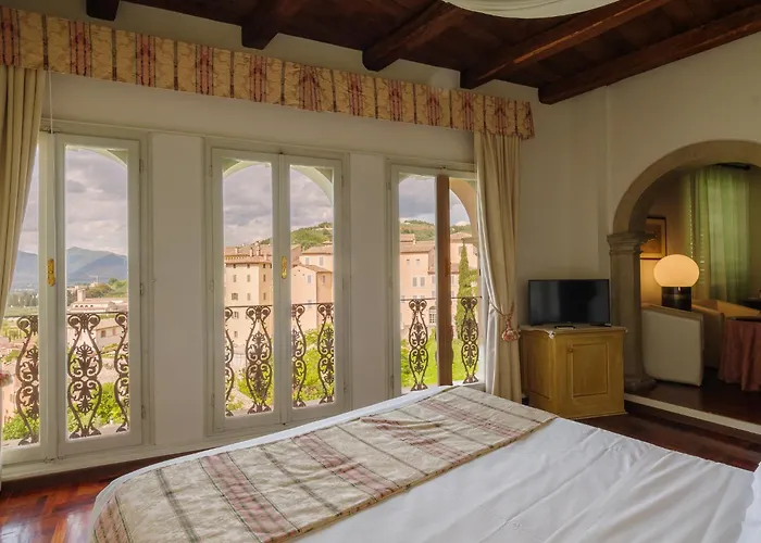 Palazzo Dragoni 호텔 스폴레토