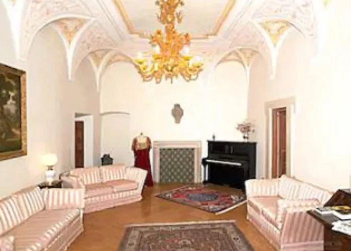 Palazzo Dragoni 호텔 스폴레토