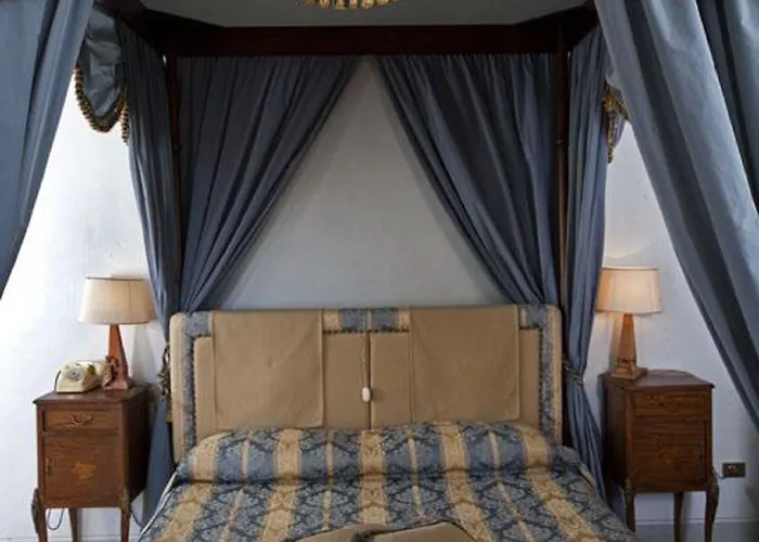 Palazzo Dragoni 호텔