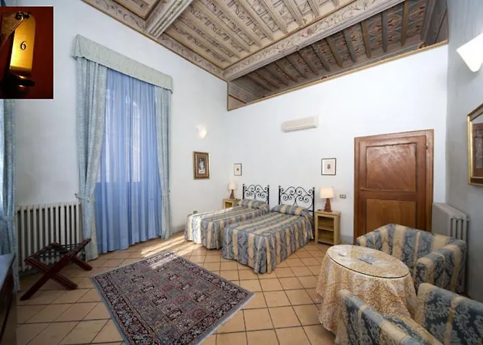 Palazzo Dragoni 3* 스폴레토