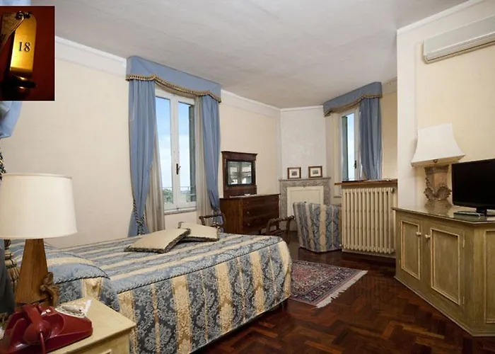 Palazzo Dragoni 3* 스폴레토