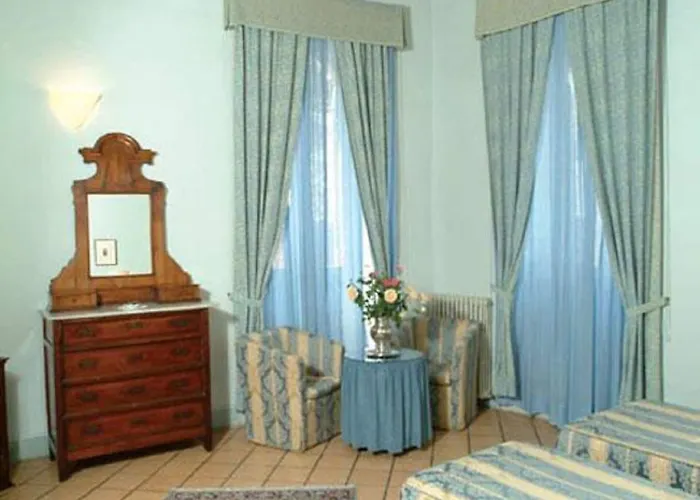 Palazzo Dragoni 3* 스폴레토